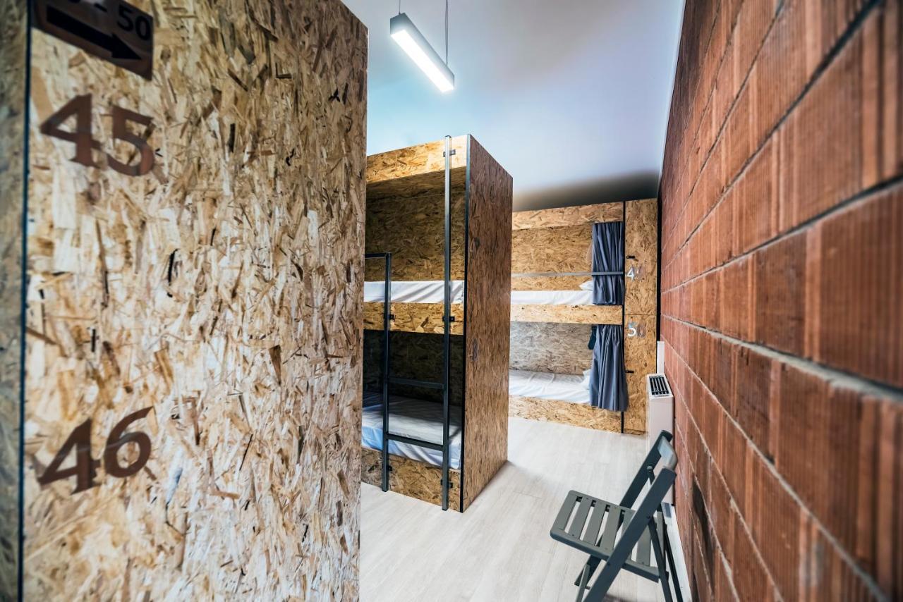 Albergue Santiago 15 Monforte モンフォルテ・デ・レモス エクステリア 写真